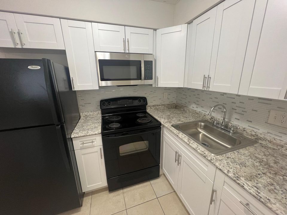 For Rent: $1,850 (1 beds, 1 baths, 675 Square Feet)