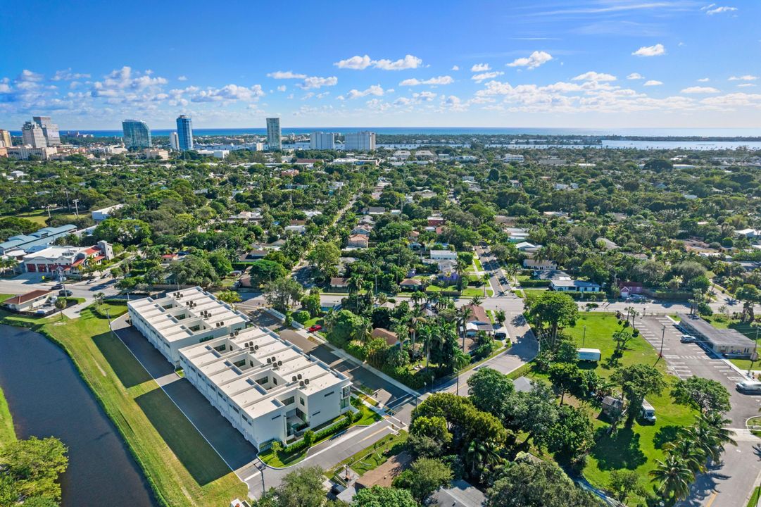 For Sale: $1,545,000 (3 beds, 3 baths, 2375 Square Feet)