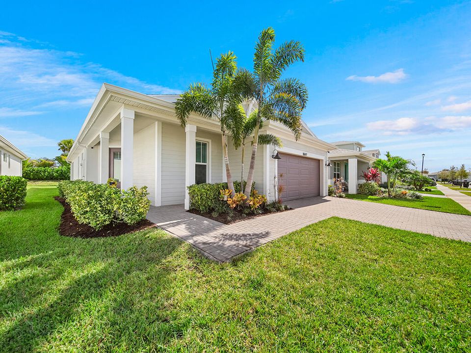 For Sale: $410,000 (3 beds, 2 baths, 1724 Square Feet)