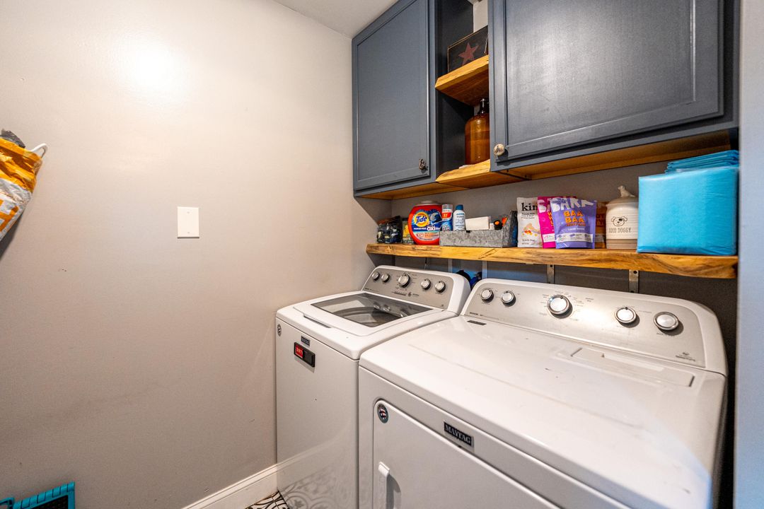 For Sale: $269,900 (3 beds, 1 baths, 904 Square Feet)