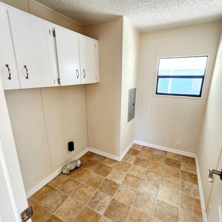 For Sale: $69,000 (2 beds, 2 baths, 1500 Square Feet)