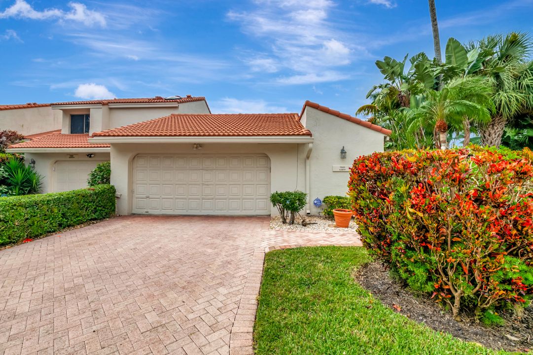 For Sale: $1,250,000 (3 beds, 2 baths, 2124 Square Feet)