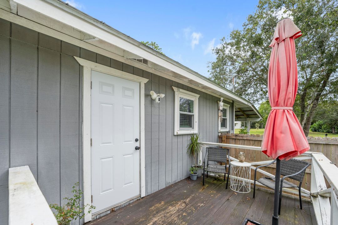 For Sale: $269,900 (3 beds, 1 baths, 904 Square Feet)