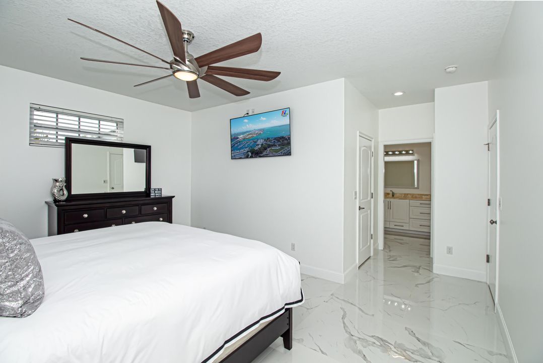 For Sale: $1,300,000 (3 beds, 2 baths, 2584 Square Feet)