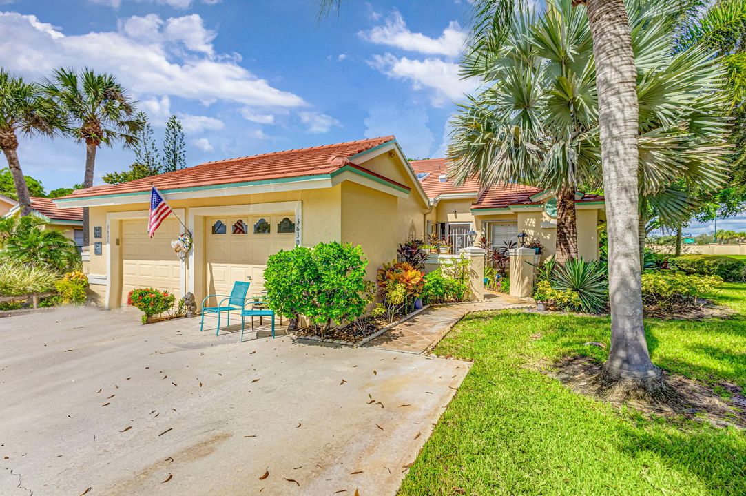 For Sale: $338,000 (2 beds, 2 baths, 1461 Square Feet)