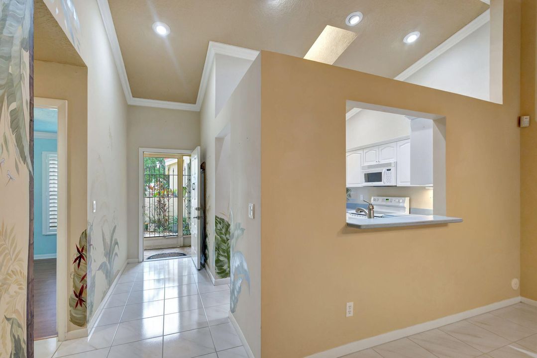 For Sale: $338,000 (2 beds, 2 baths, 1461 Square Feet)