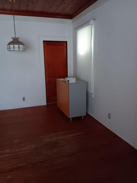 For Rent: $1,900 (2 beds, 1 baths, 804 Square Feet)