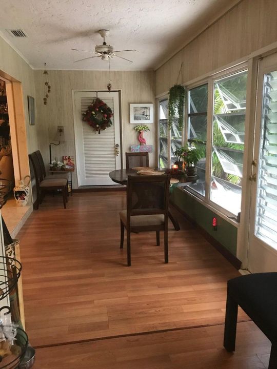 For Rent: $2,200 (2 beds, 2 baths, 1262 Square Feet)