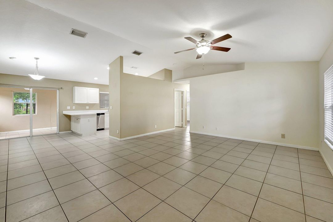 For Sale: $344,900 (3 beds, 2 baths, 1495 Square Feet)