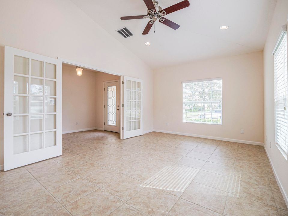 For Sale: $449,900 (3 beds, 2 baths, 2206 Square Feet)