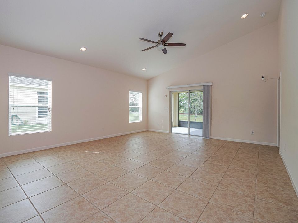 For Sale: $449,900 (3 beds, 2 baths, 2206 Square Feet)