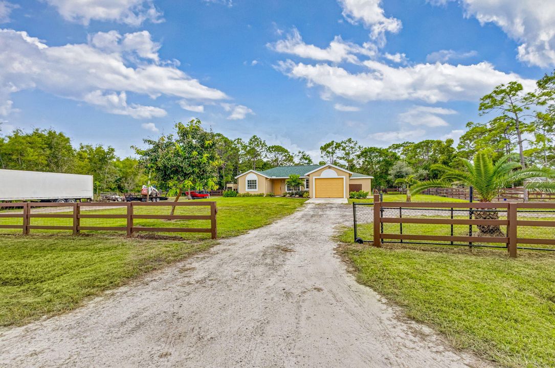 For Sale: $599,000 (3 beds, 2 baths, 1336 Square Feet)