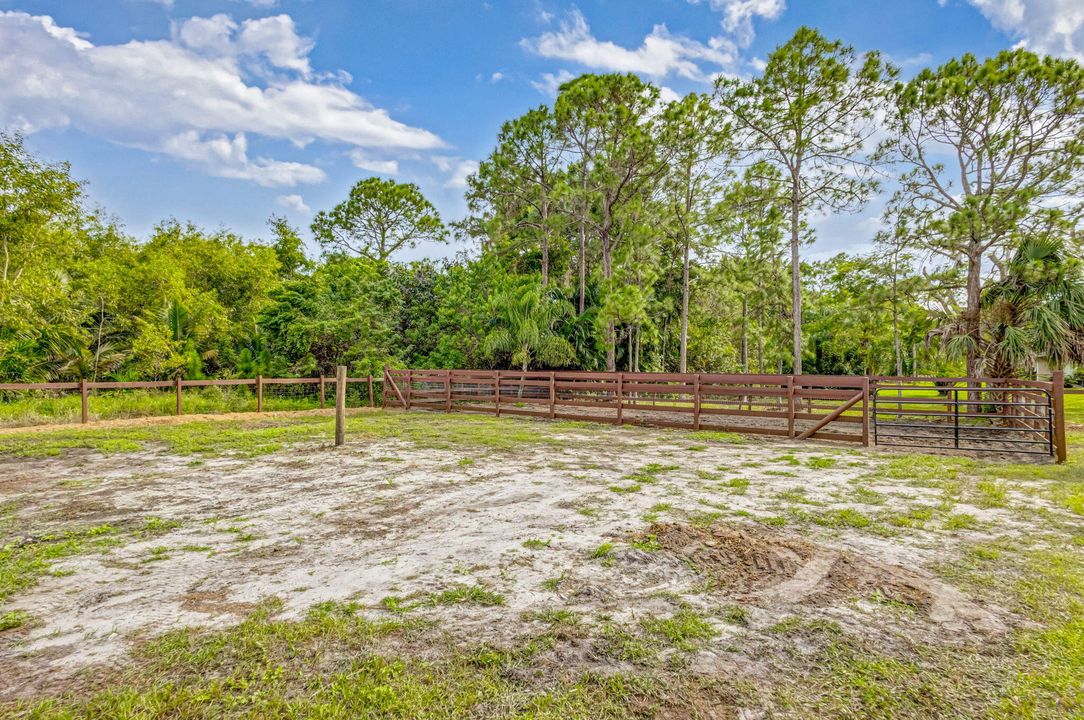 For Sale: $599,000 (3 beds, 2 baths, 1336 Square Feet)