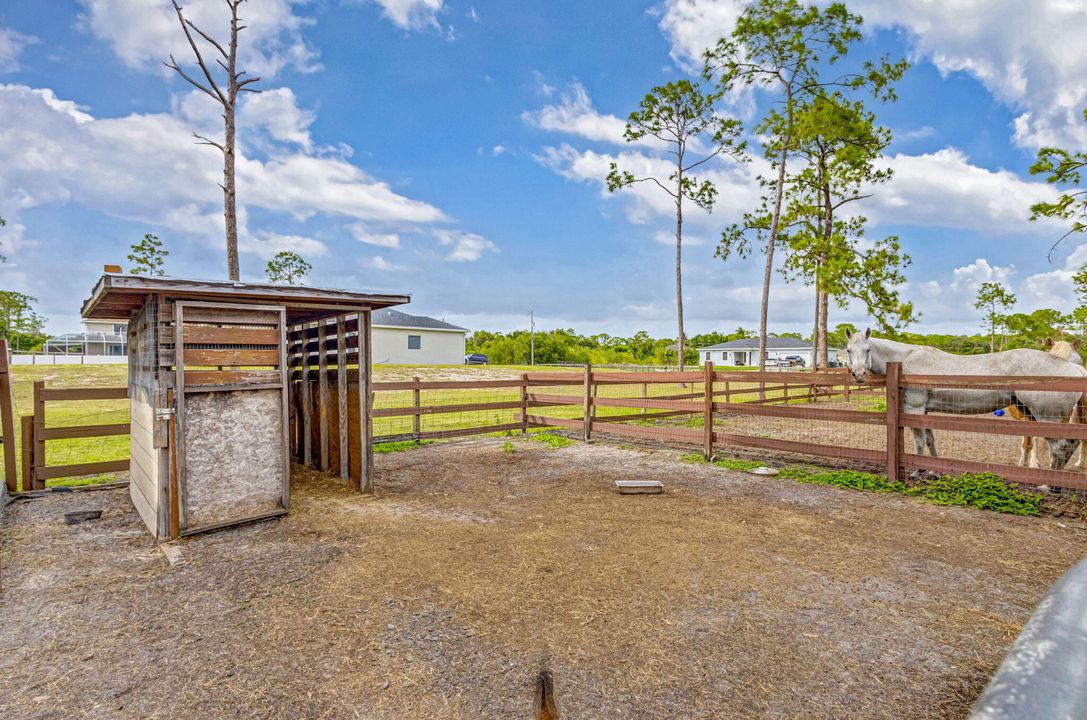 For Sale: $599,000 (3 beds, 2 baths, 1336 Square Feet)