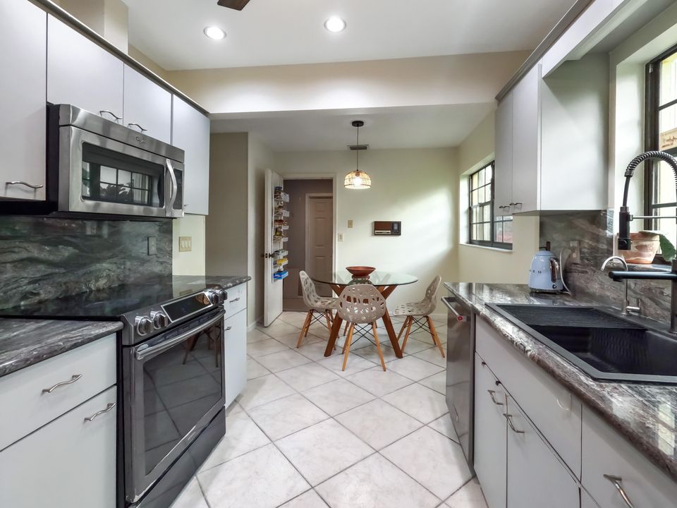 En Venta: $525,000 (3 camas, 2 baños, 1830 Pies cuadrados)