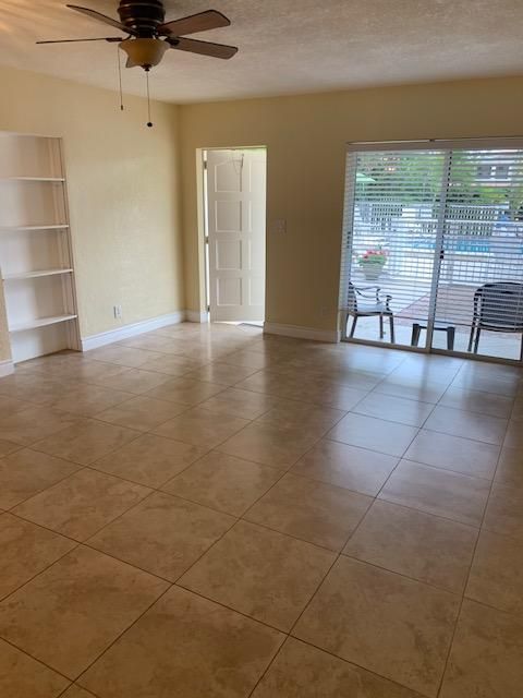 For Rent: $2,700 (2 beds, 2 baths, 821 Square Feet)