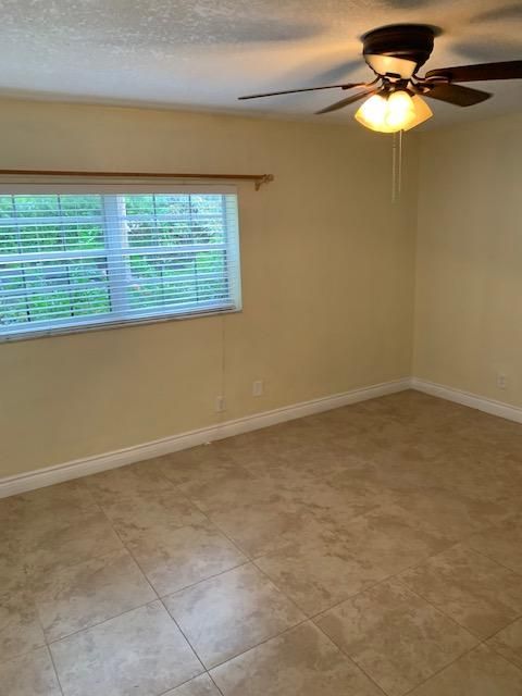 For Rent: $2,700 (2 beds, 2 baths, 821 Square Feet)