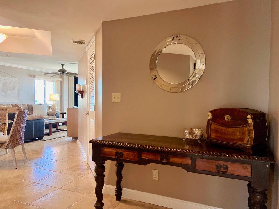 For Sale: $535,000 (2 beds, 2 baths, 1239 Square Feet)