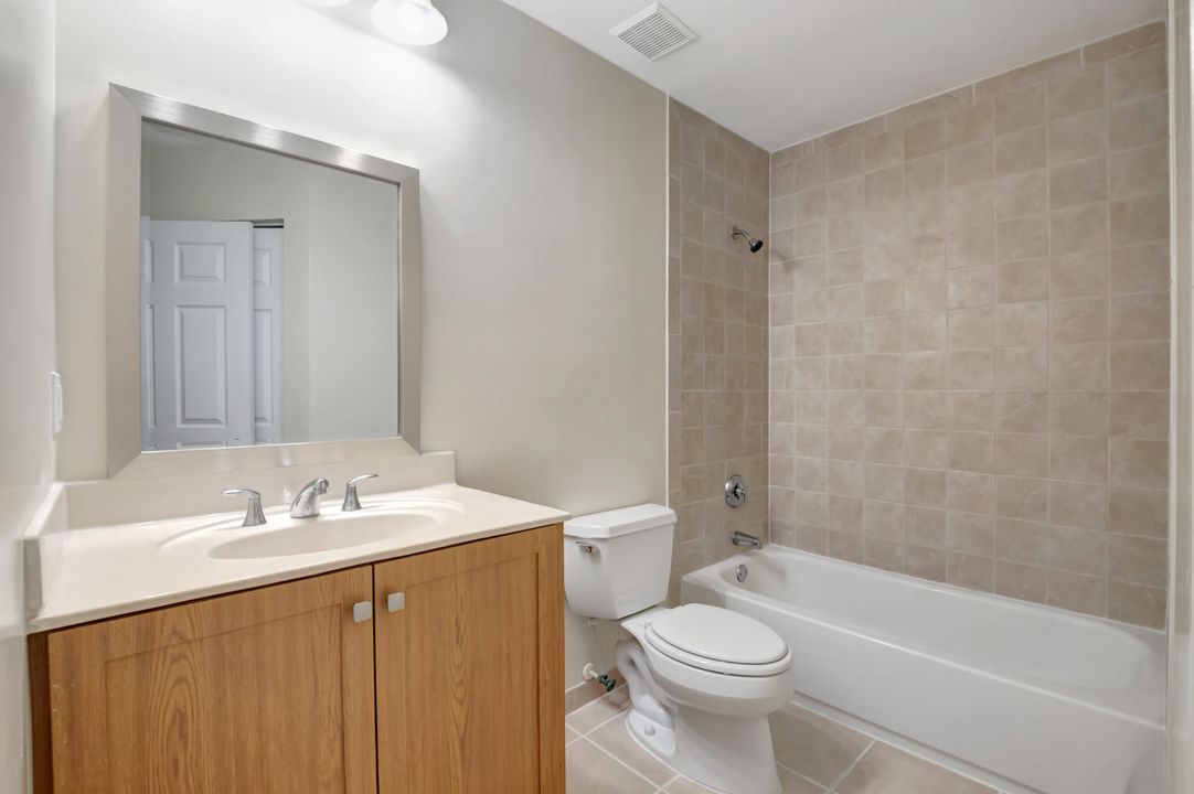 For Sale: $449,000 (3 beds, 3 baths, 1407 Square Feet)