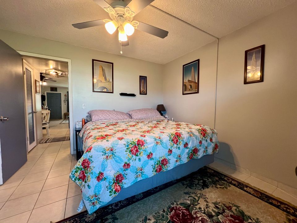 For Sale: $122,000 (1 beds, 1 baths, 570 Square Feet)