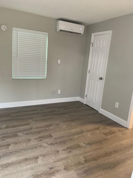 For Rent: $1,350 (0 beds, 1 baths, 350 Square Feet)