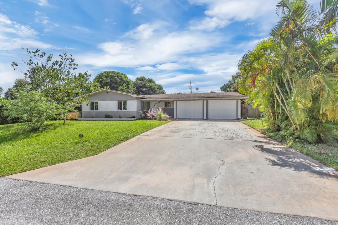 For Sale: $570,000 (3 beds, 2 baths, 1670 Square Feet)