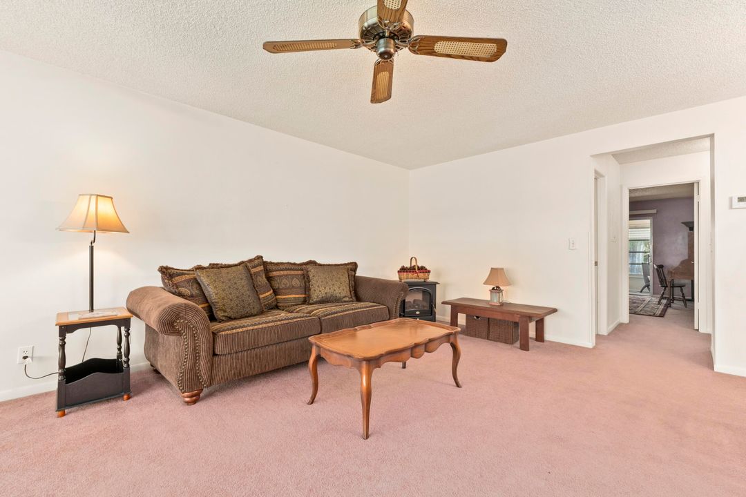 For Sale: $127,500 (2 beds, 2 baths, 1120 Square Feet)