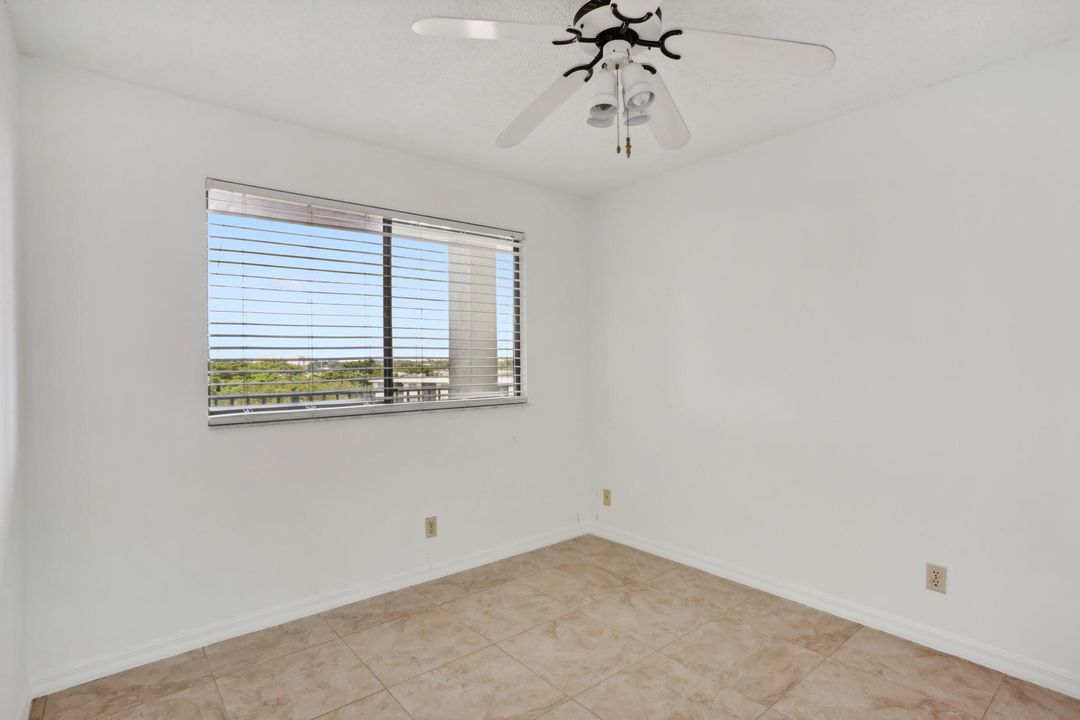 For Sale: $230,000 (2 beds, 2 baths, 1140 Square Feet)