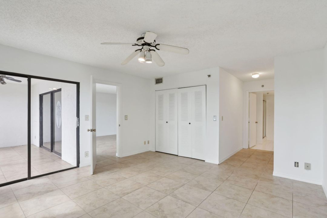 For Sale: $230,000 (2 beds, 2 baths, 1140 Square Feet)