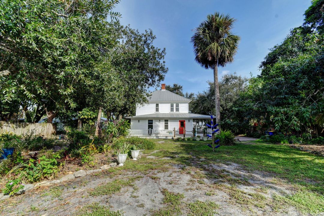 For Sale: $1,450,000 (3 beds, 2 baths, 1920 Square Feet)