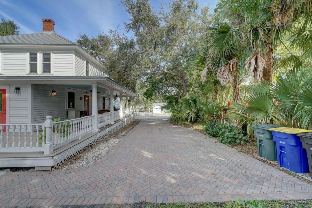 For Sale: $1,450,000 (3 beds, 2 baths, 1920 Square Feet)