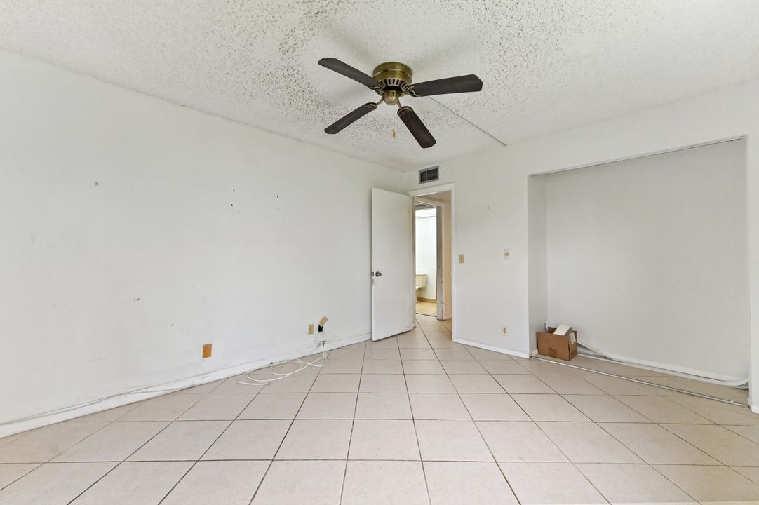 For Sale: $139,000 (2 beds, 2 baths, 955 Square Feet)