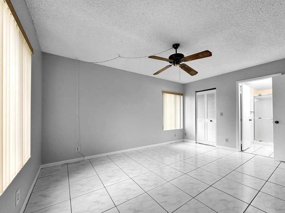 For Rent: $2,100 (2 beds, 2 baths, 1068 Square Feet)