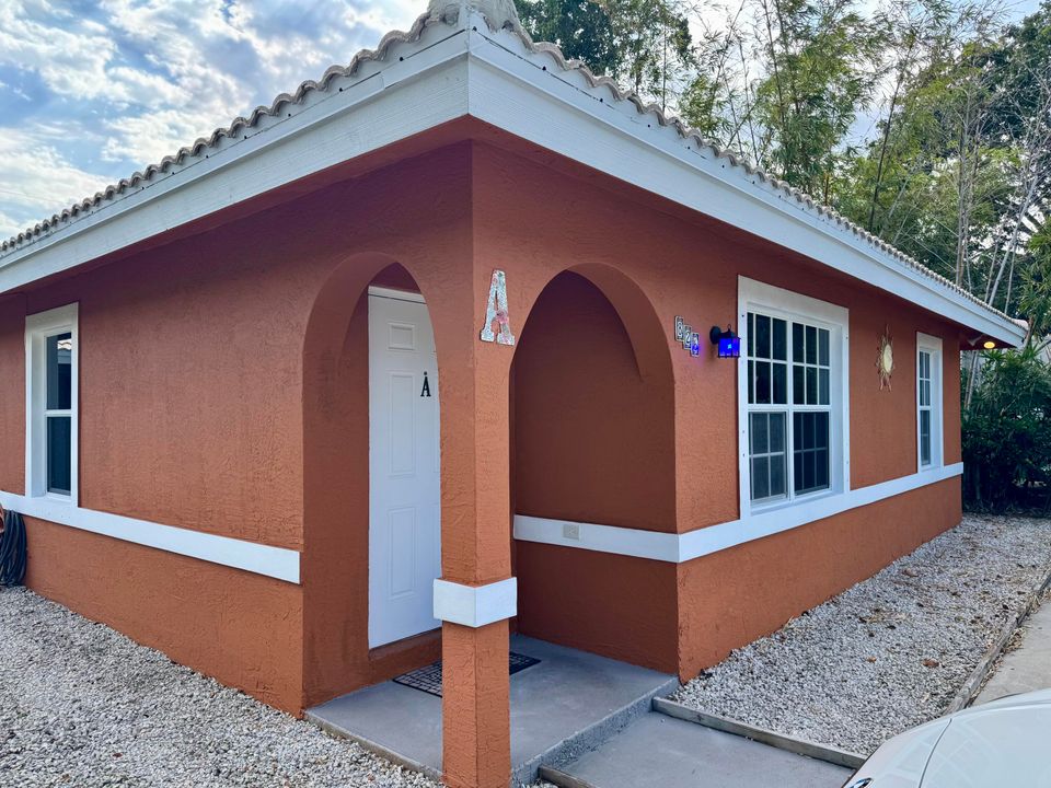 For Rent: $3,000 (3 beds, 2 baths, 1300 Square Feet)