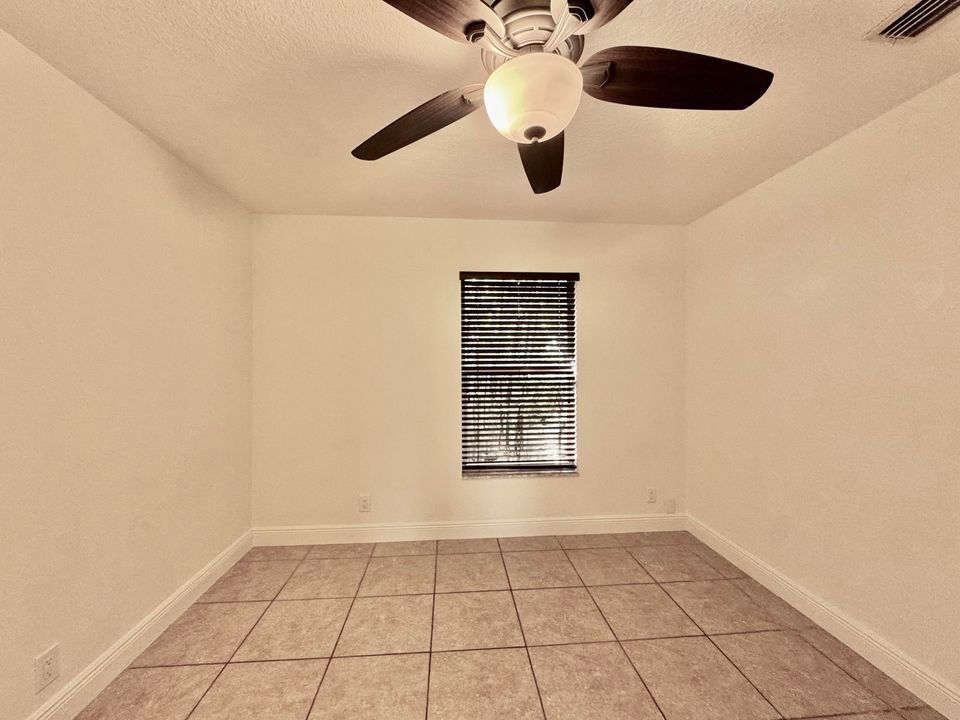 For Rent: $3,000 (3 beds, 2 baths, 1300 Square Feet)