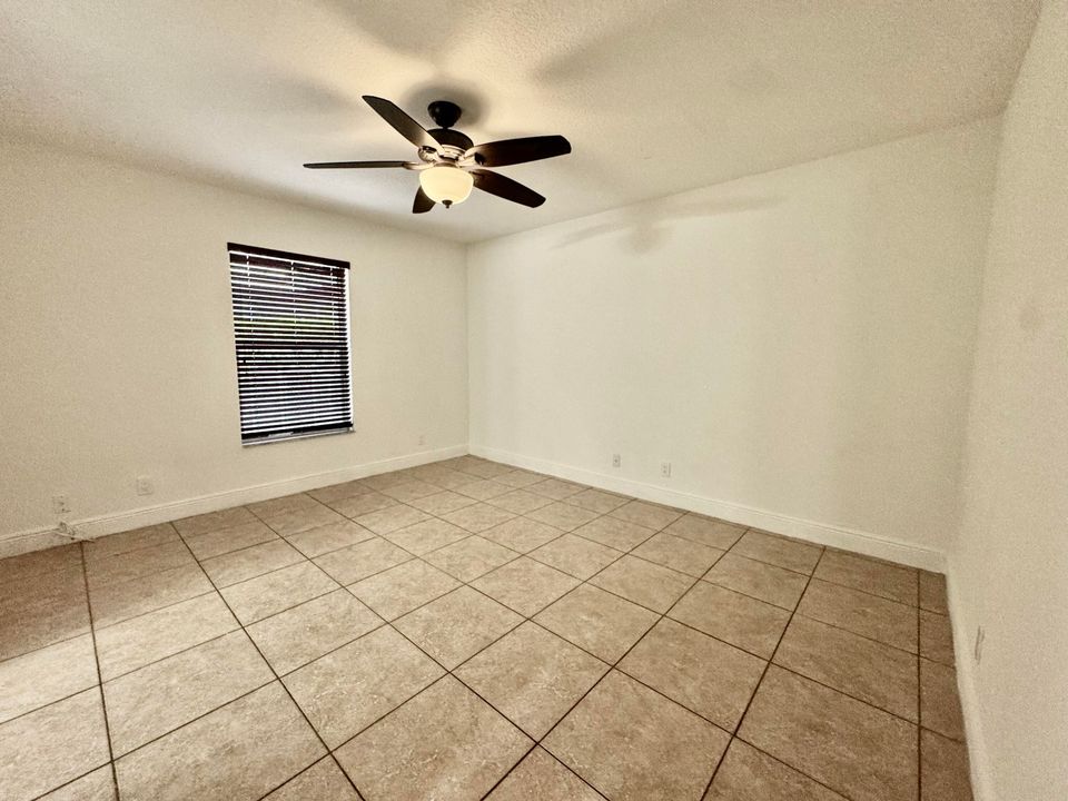 For Rent: $3,000 (3 beds, 2 baths, 1300 Square Feet)