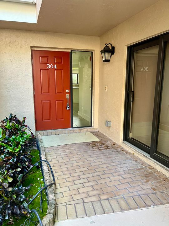 For Rent: $3,500 (2 beds, 2 baths, 1071 Square Feet)