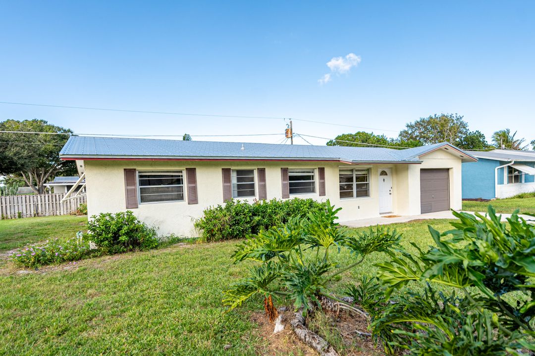 For Sale: $389,000 (3 beds, 2 baths, 1232 Square Feet)