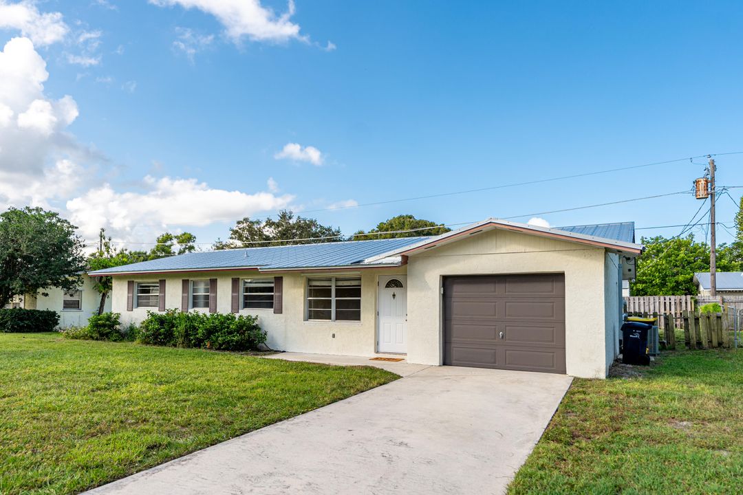 For Sale: $389,000 (3 beds, 2 baths, 1232 Square Feet)