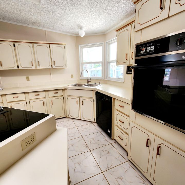 For Sale: $69,000 (2 beds, 2 baths, 1350 Square Feet)