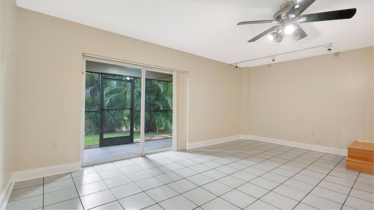 For Sale: $355,000 (3 beds, 2 baths, 1500 Square Feet)