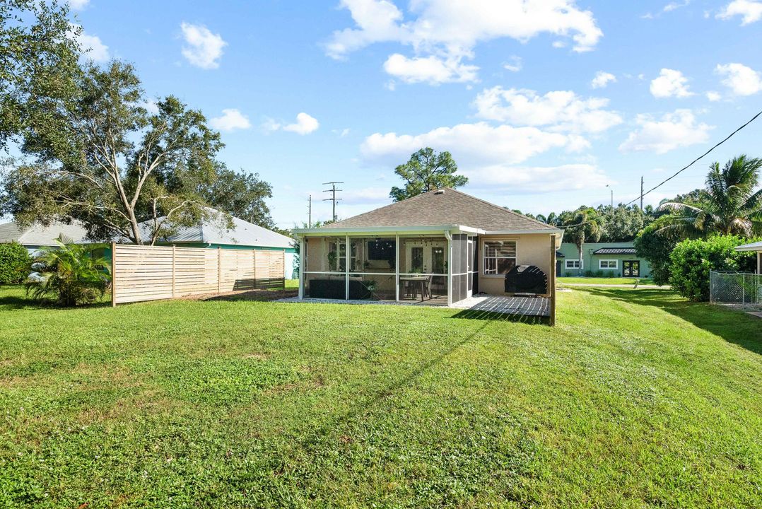 For Sale: $420,000 (3 beds, 2 baths, 1186 Square Feet)