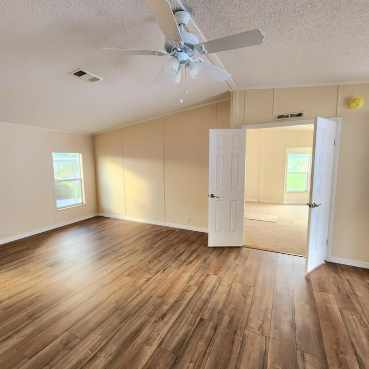 Active With Contract: $109,000 (2 beds, 2 baths, 1450 Square Feet)