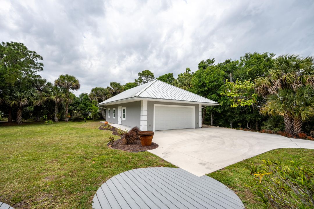 For Sale: $559,900 (3 beds, 2 baths, 2331 Square Feet)