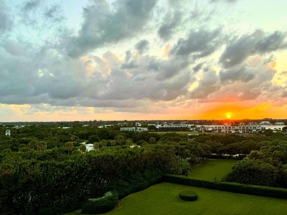 For Sale: $8,950,000 (3 beds, 3 baths, 3107 Square Feet)