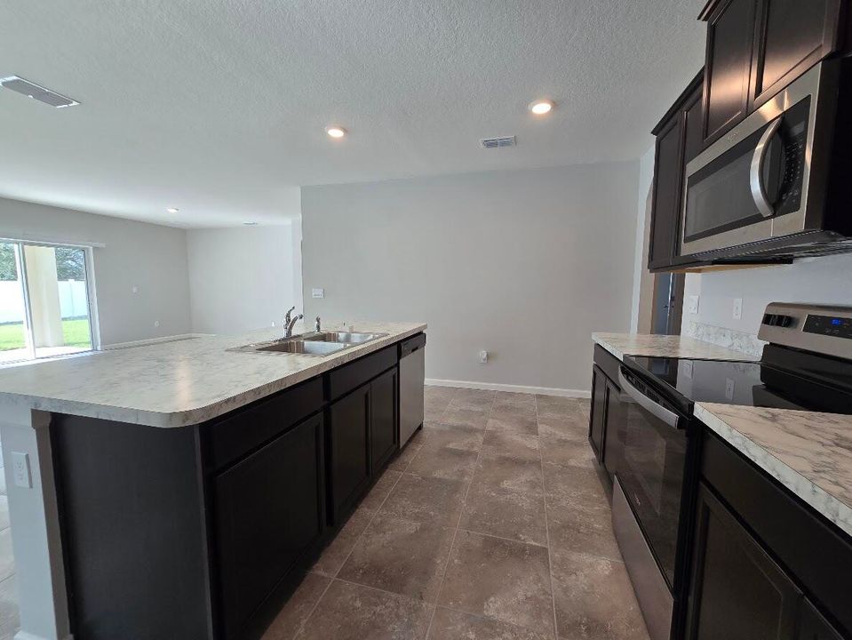 For Sale: $469,000 (4 beds, 2 baths, 1915 Square Feet)