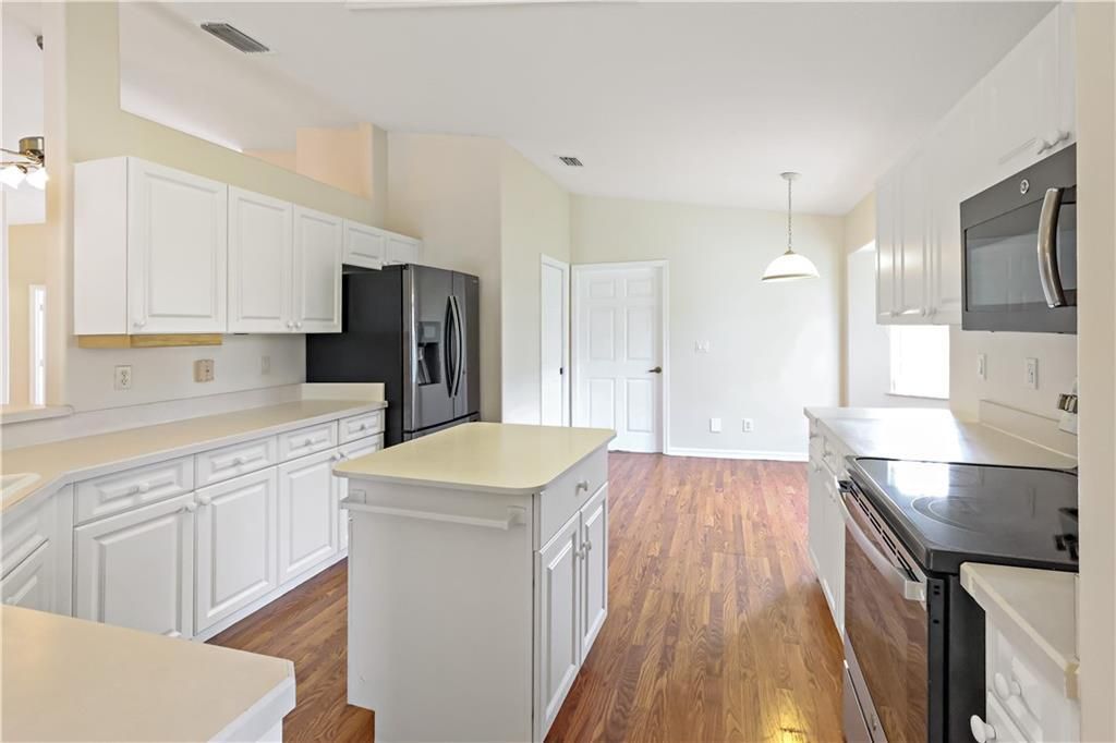 For Sale: $444,000 (3 beds, 2 baths, 1903 Square Feet)