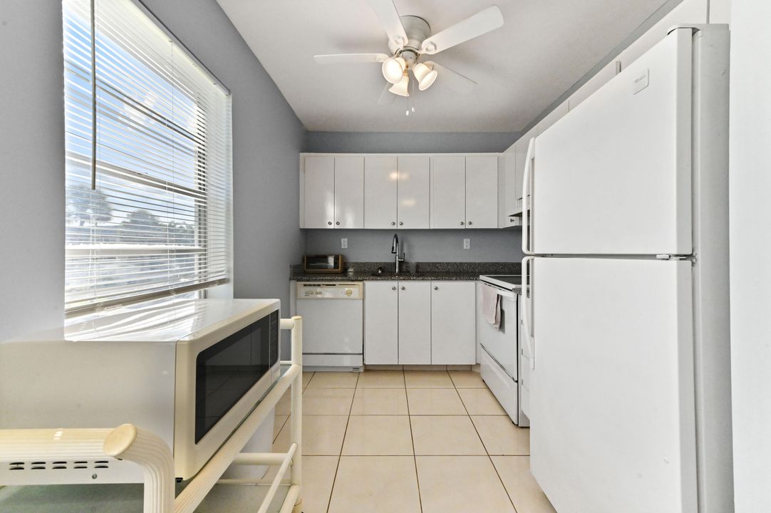 For Rent: $1,700 (2 beds, 2 baths, 910 Square Feet)