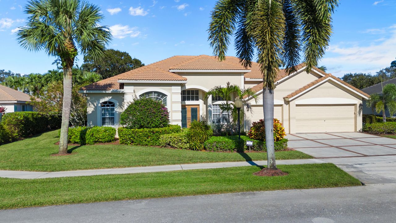 For Sale: $1,398,000 (4 beds, 3 baths, 2815 Square Feet)