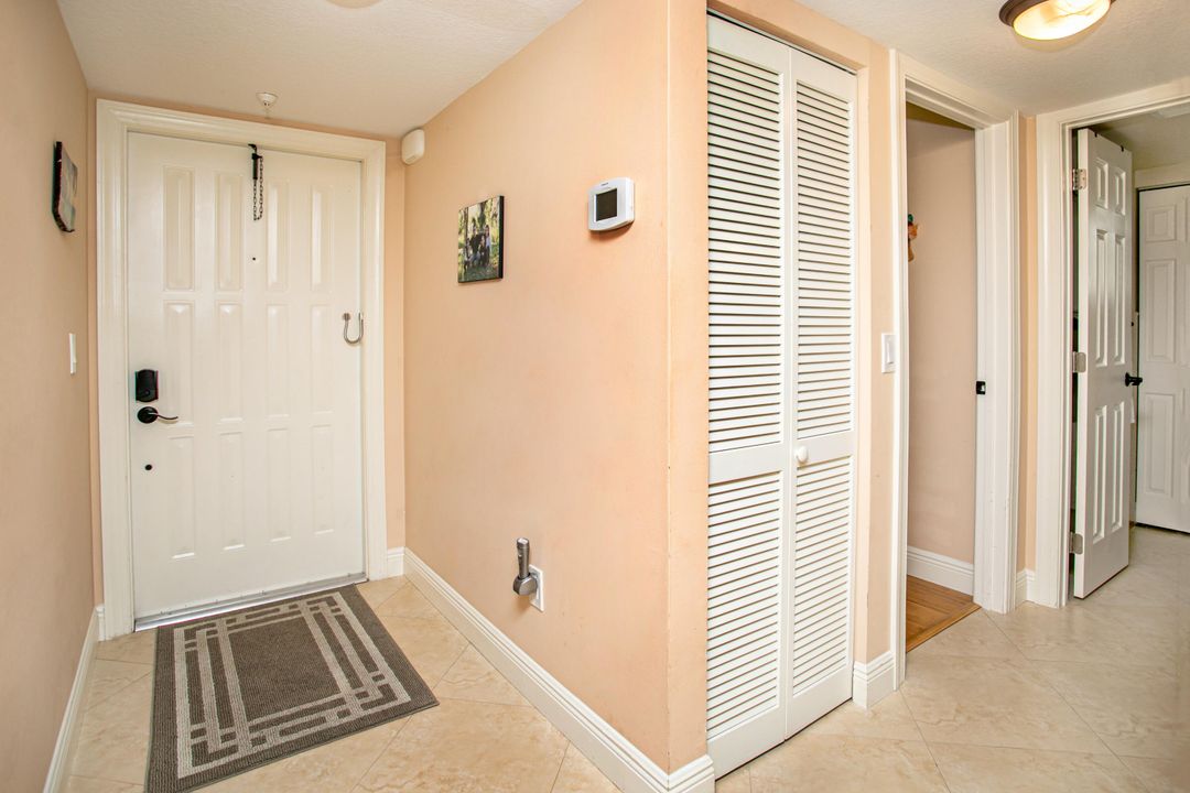 For Sale: $315,000 (2 beds, 2 baths, 1165 Square Feet)